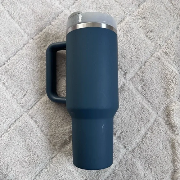 Stanley | Retired "Stormy Sea" Soft Touch Adventure Quencher | Size 40oz - Picture 7 of 7